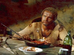 Terence Hill alle prese con i fagioli alla trinita'